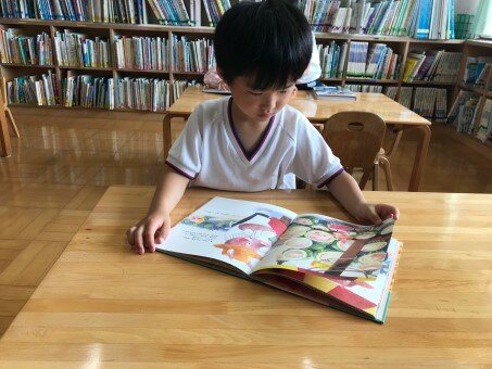 図書室　けんたろう.jpg