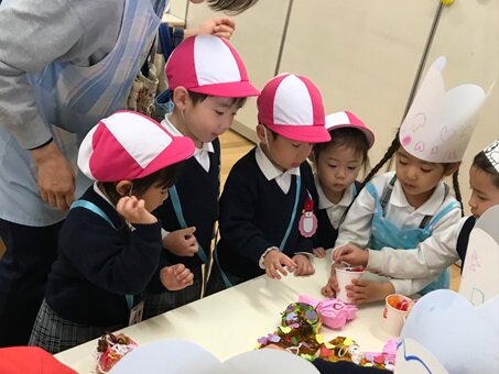 ひよこ 男の子3人お買い物.jpg