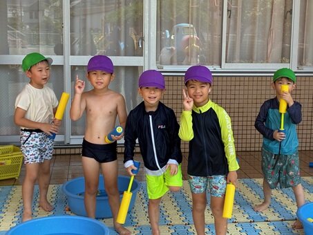 20250806水鉄砲ばら男の子.jpg