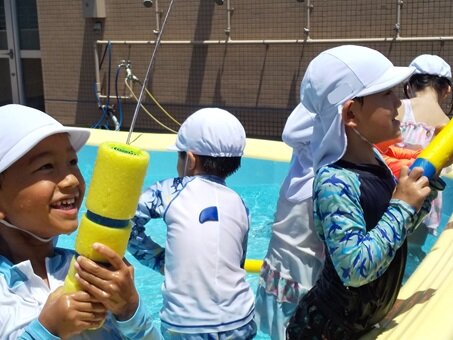ばら1男の子水鉄砲 (2).JPG