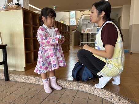 玄関でお話.JPG